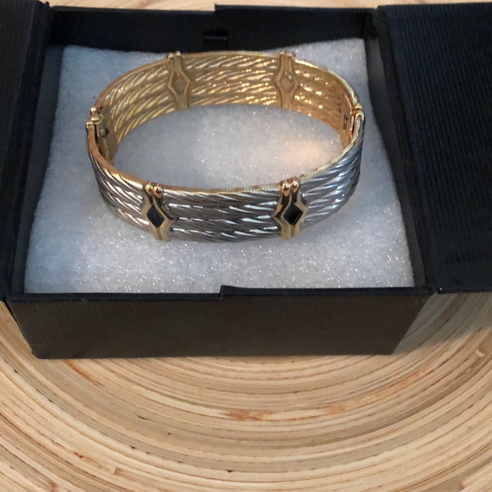 Bangle - Picture 2 of 2